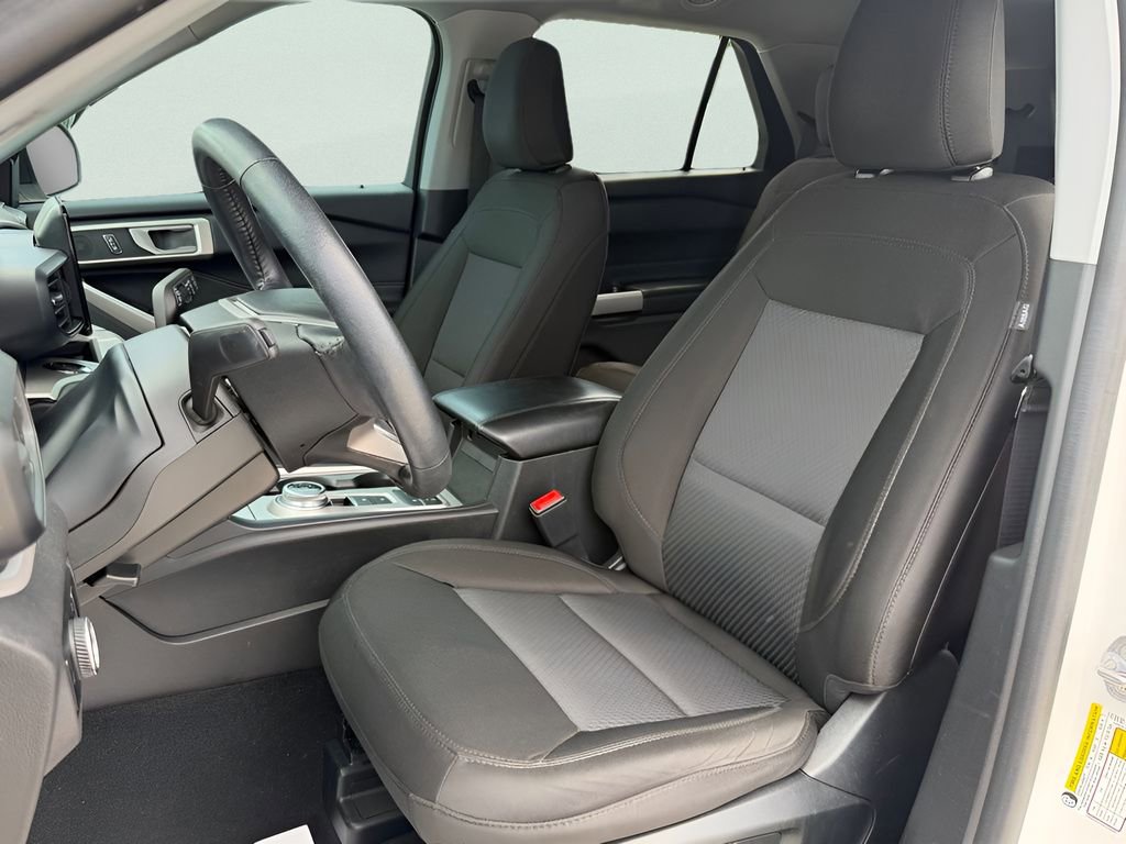 Certified 2023 Ford Explorer XLT RWD image 27