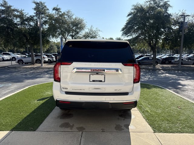 Used 2022 GMC Yukon XL SLT w/ SLT Premium Package AWD/4WD image 6