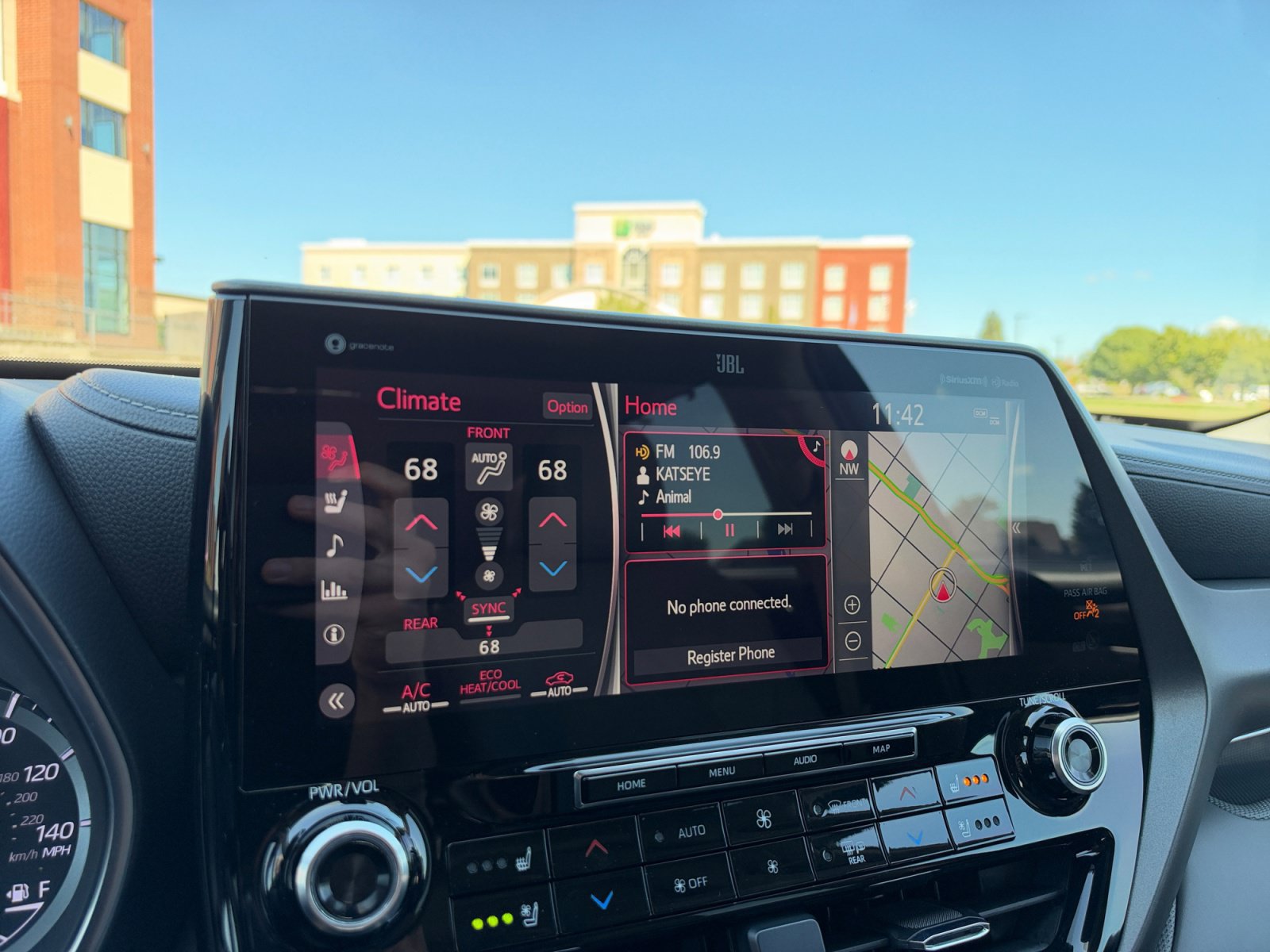 Used 2021 Toyota Highlander Limited FWD image 28