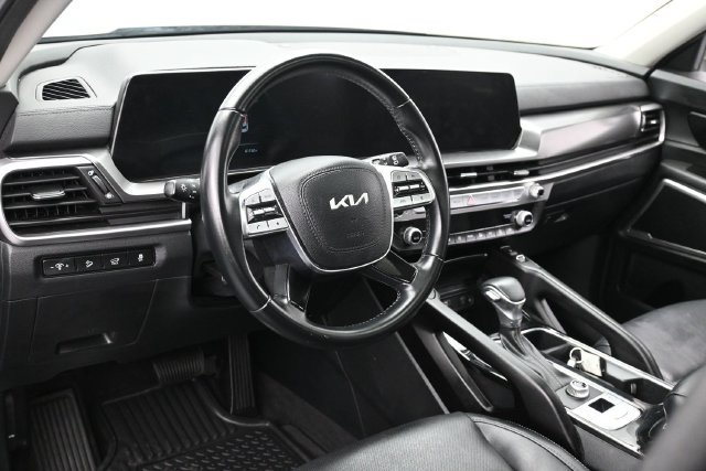 Used 2025 Kia Telluride S FWD image 15
