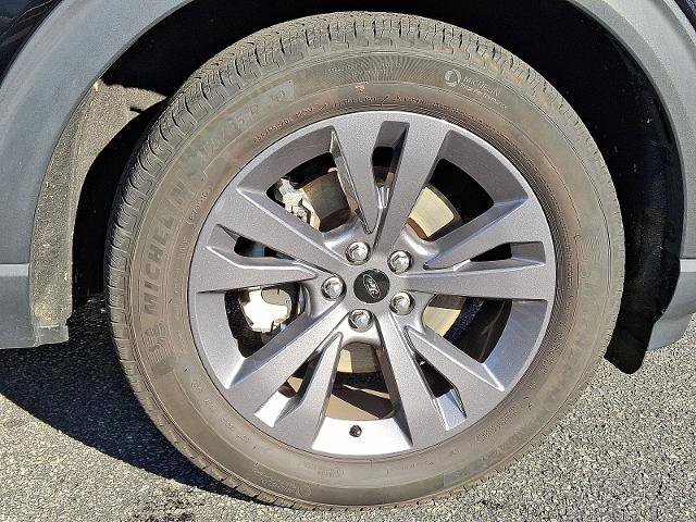 Certified 2022 Ford Explorer XLT w/ Equipment Group 202A image 8