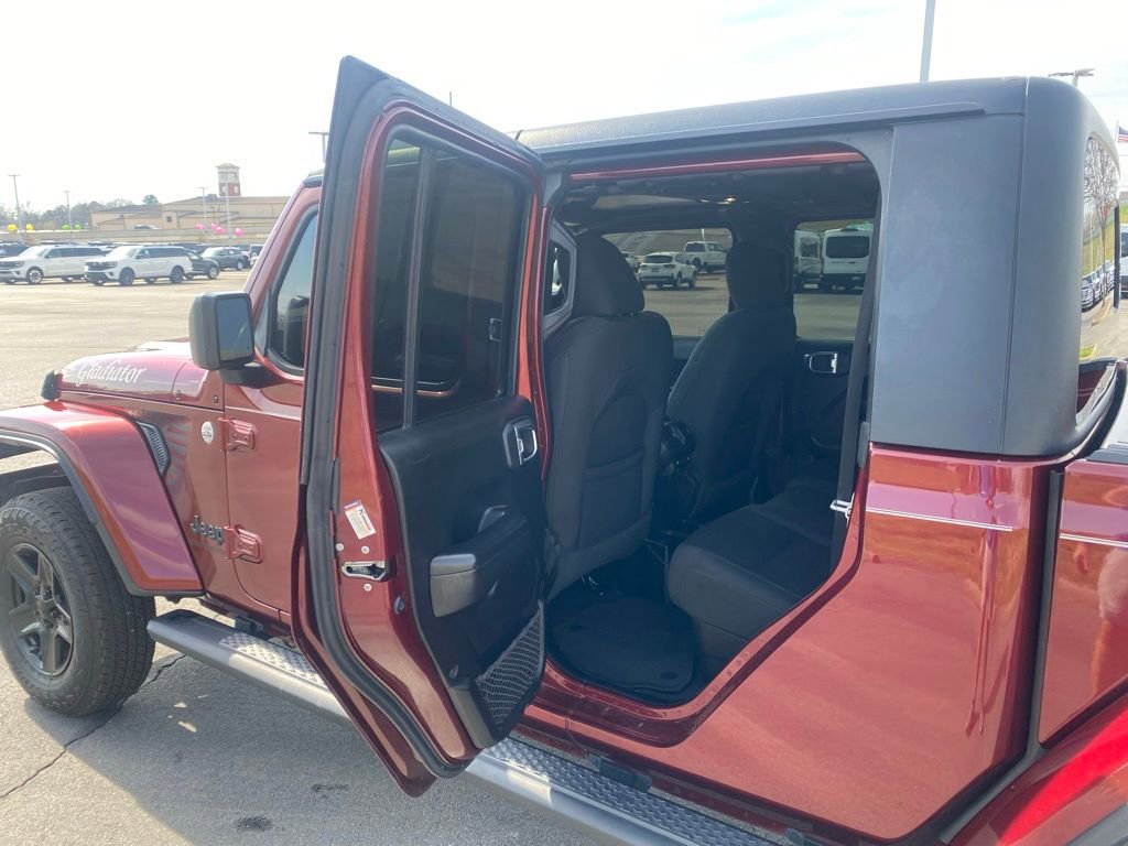Used 2021 Jeep Gladiator Sport image 25