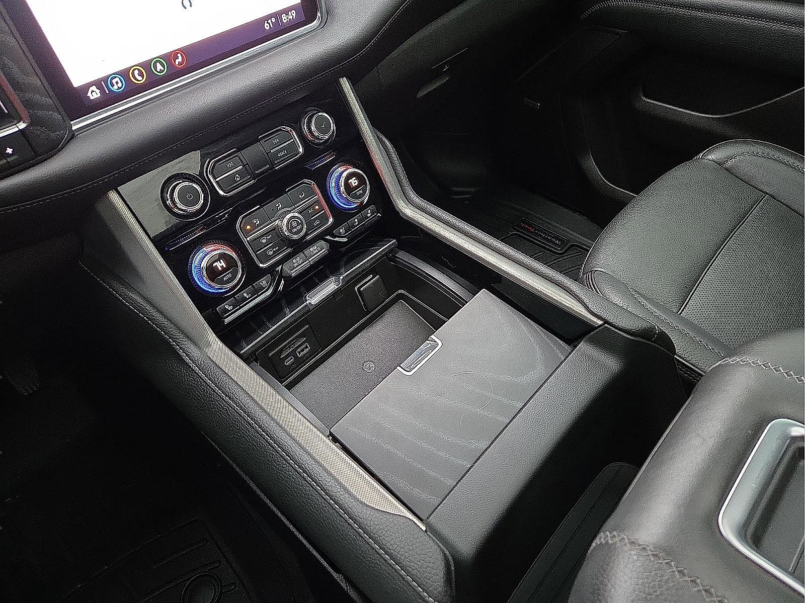 Used 2021 GMC Yukon XL Denali w/ Denali Premium Package image 25