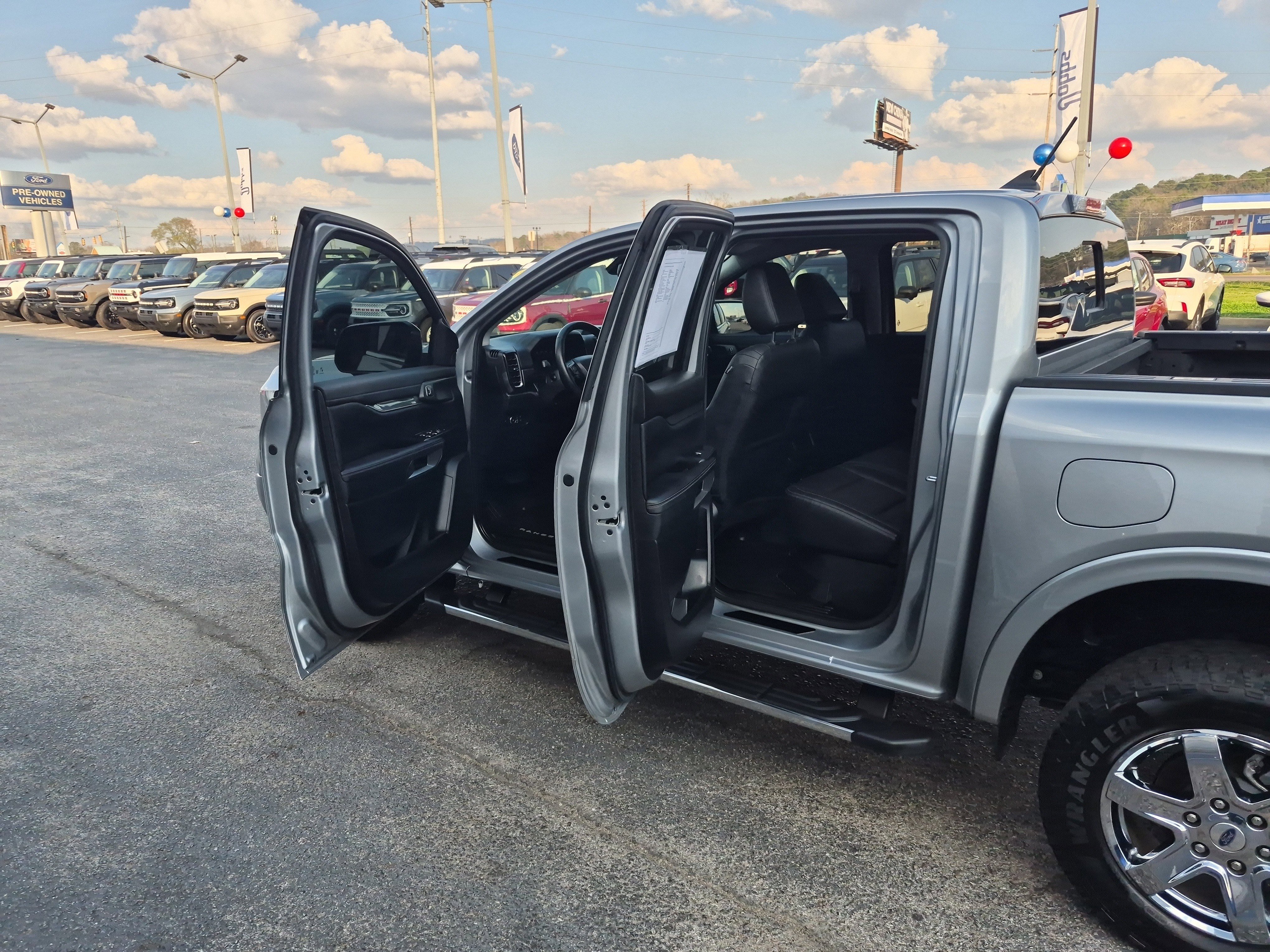 Certified 2024 Ford Ranger Lariat w/ Trailer Tow Package image 17