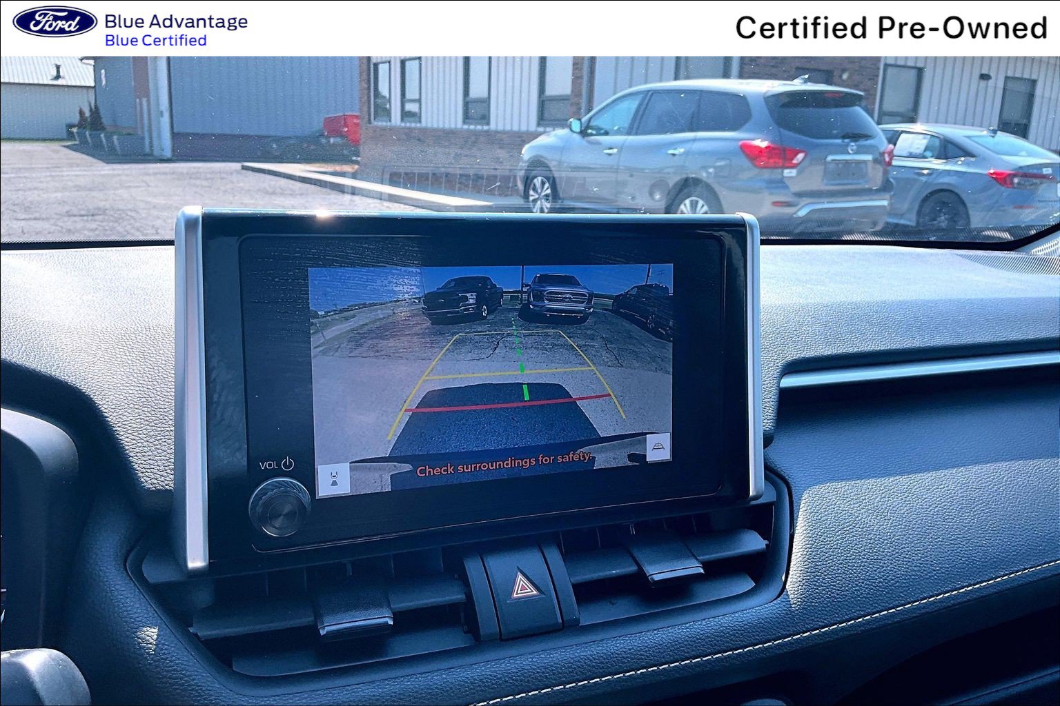 Used 2024 Toyota RAV4 XLE FWD image 29