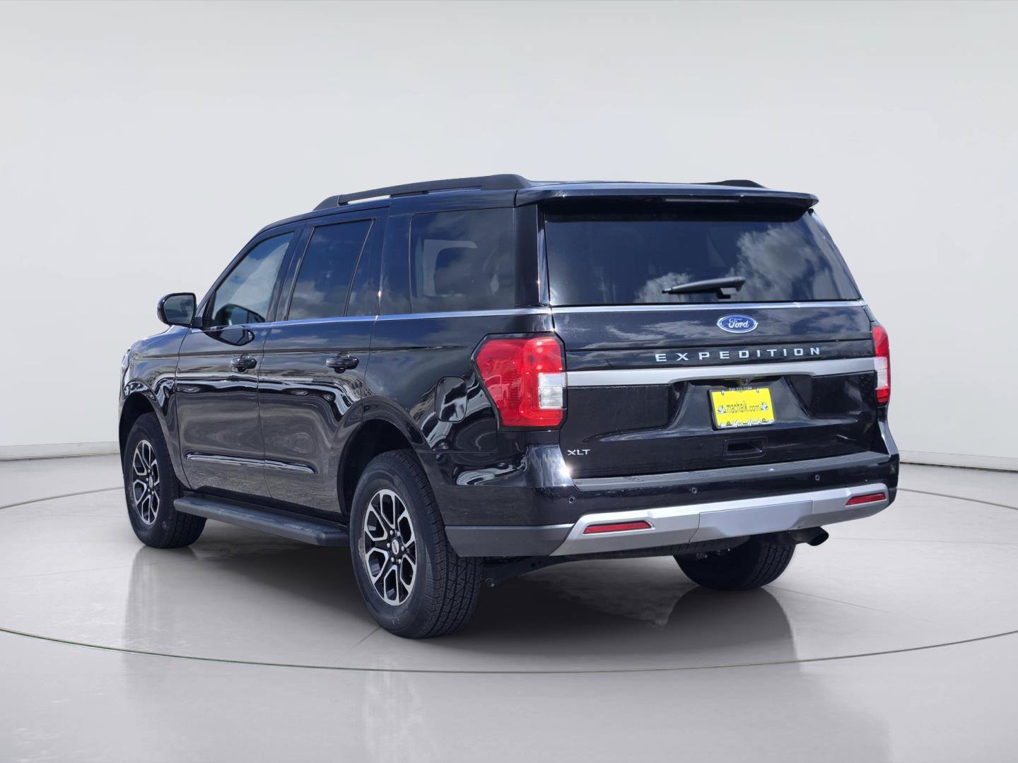 Certified 2024 Ford Expedition XLT AWD/4WD image 6