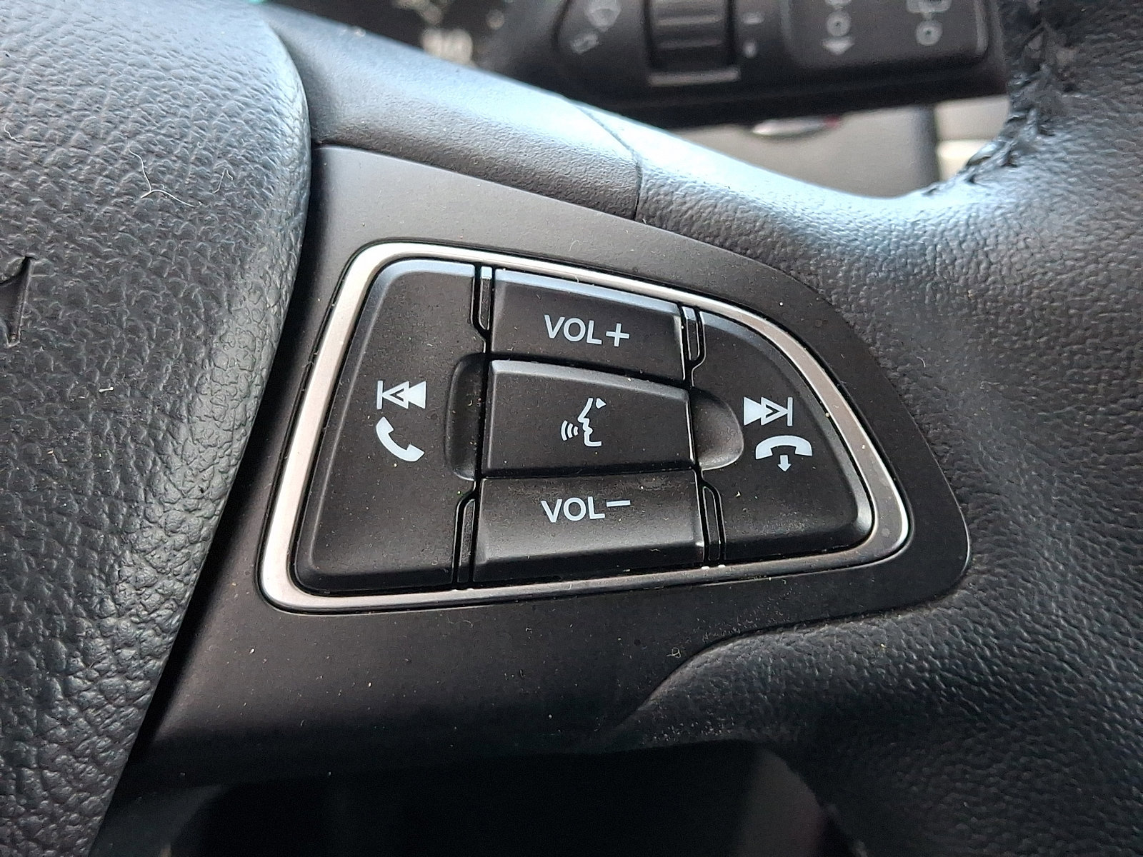 Certified 2020 Ford EcoSport SE w/ SE Convenience Package image 23