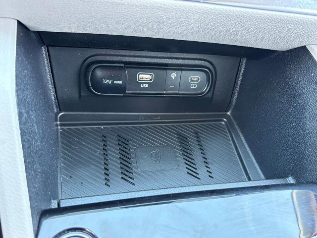 Used 2025 Kia Sportage EX FWD image 23
