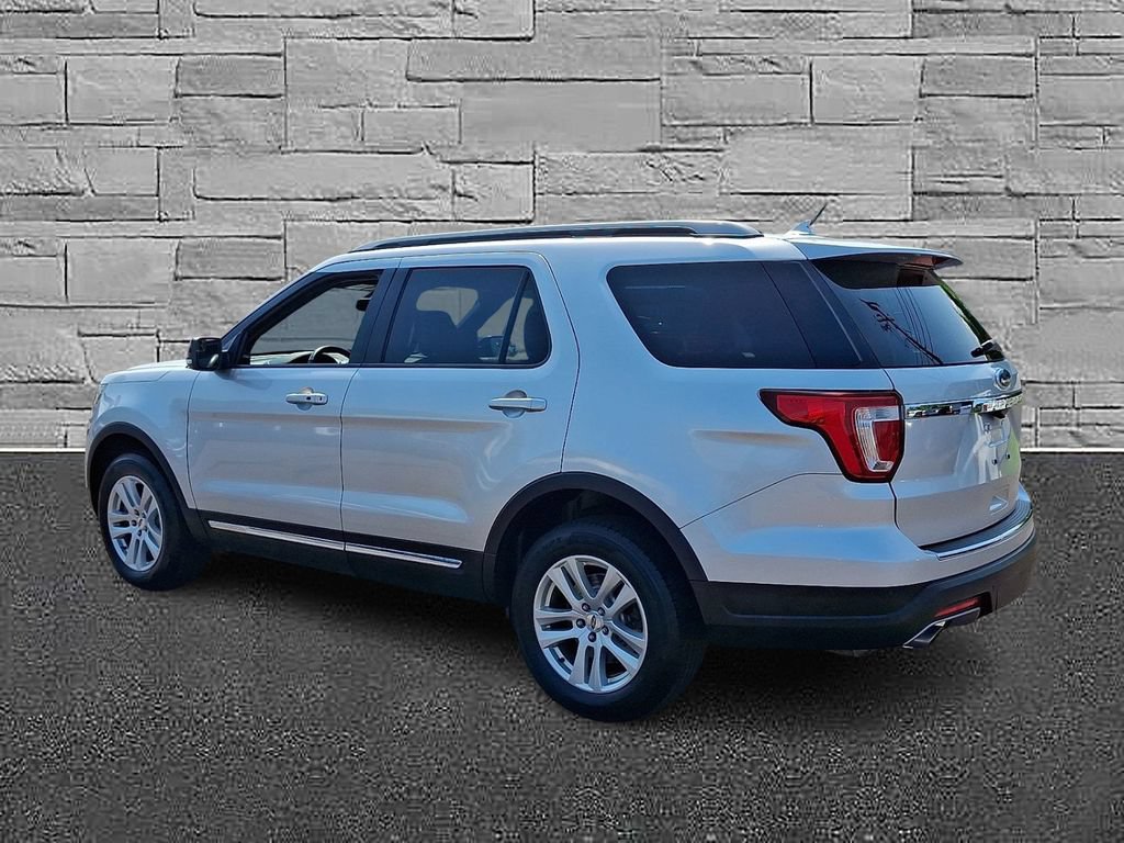 Certified 2018 Ford Explorer XLT w/ Equipment Group 202A AWD/4WD image 7