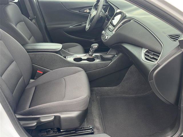 Used 2025 Chevrolet Malibu LT FWD image 13