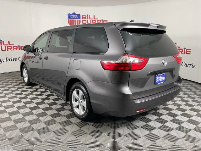Used 2020 Toyota Sienna L image 5