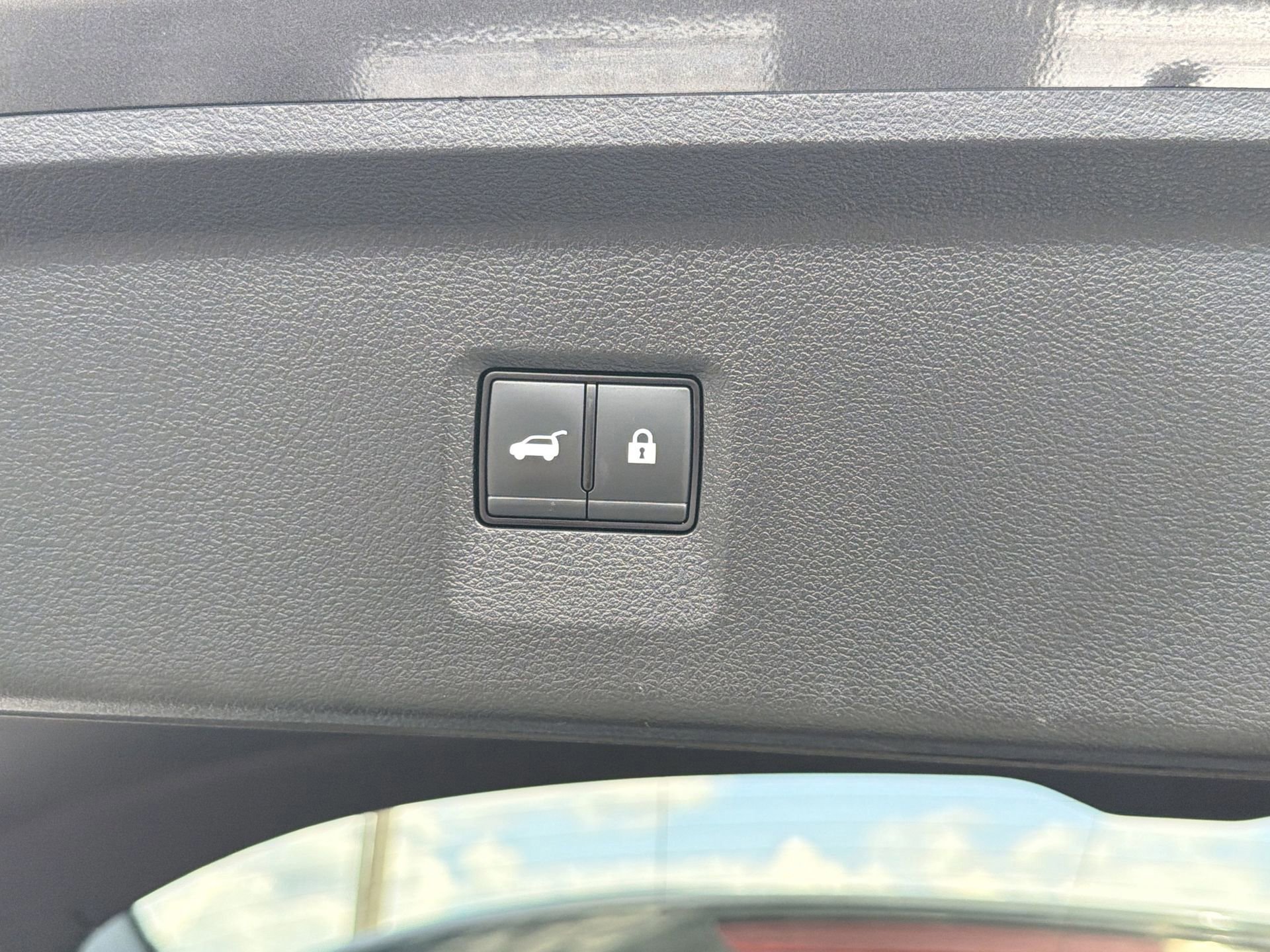 Used 2023 INFINITI QX60 Luxe w/ Performance Audio Package image 32