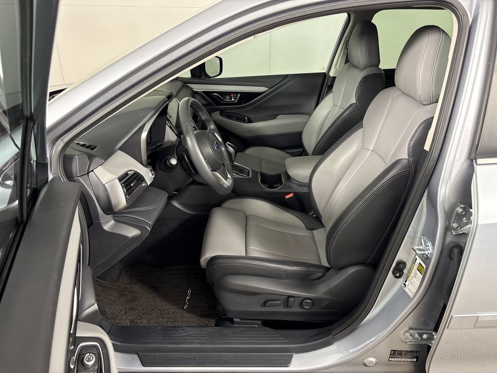 Used 2025 Subaru Outback Limited AWD/4WD image 27