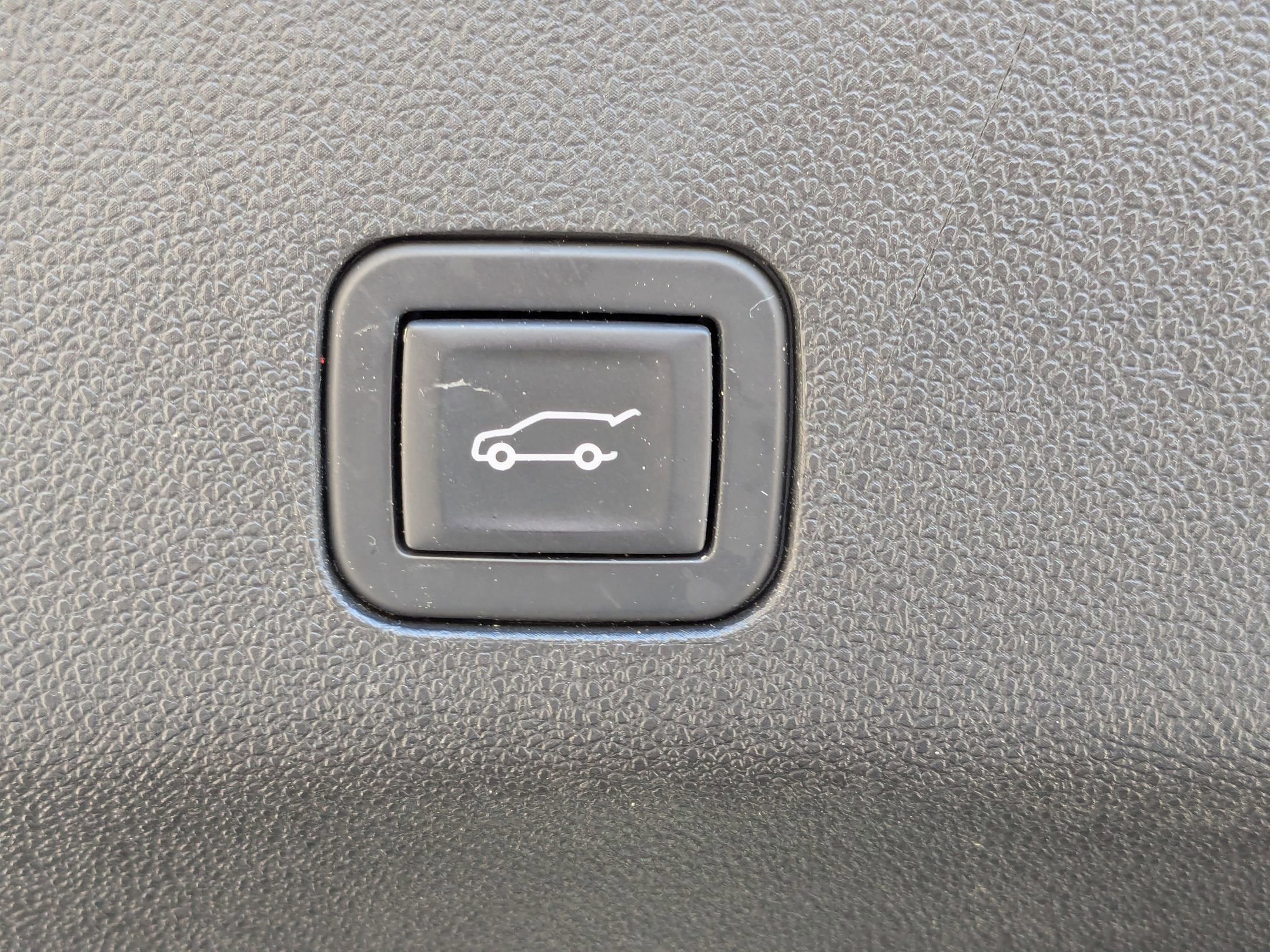 Used 2023 GMC Yukon SLT image 36