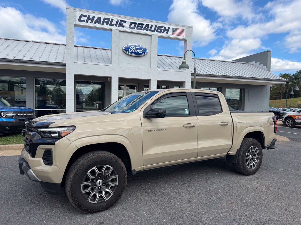 Used 2024 Chevrolet Colorado Z71 w/ Z71 Convenience Package 2