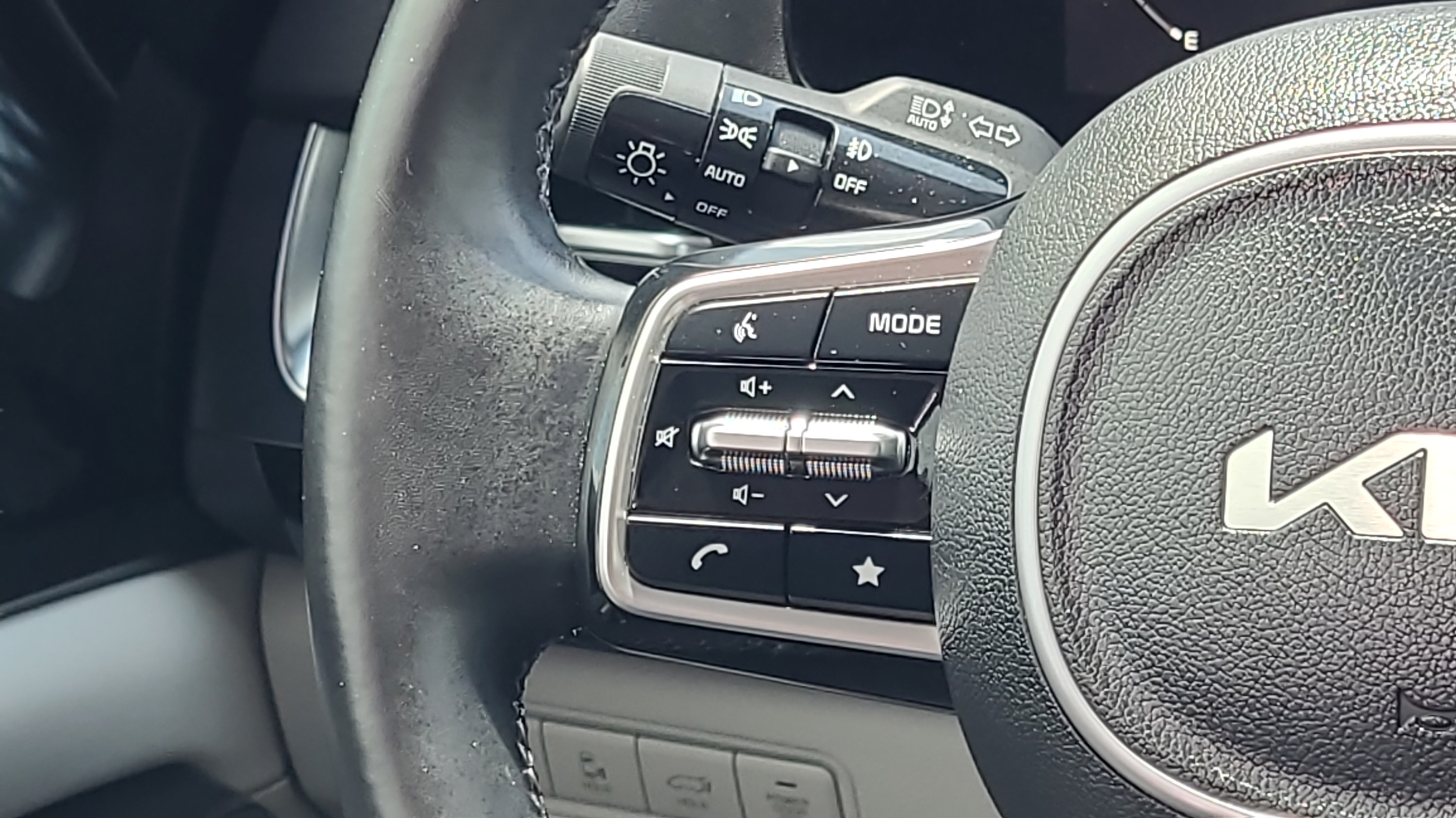 Used 2022 Kia Carnival SX Prestige FWD image 14