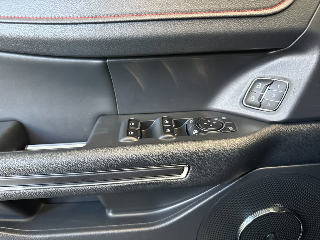 Certified 2022 Ford Expedition Max Limited w/ Equipment Group 303A image 10