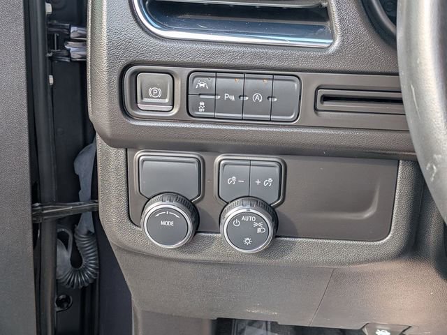 Used 2024 Chevrolet Suburban LT RWD image 16