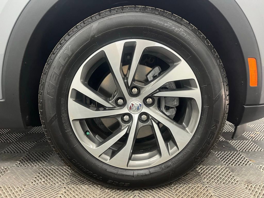 Used 2022 Buick Envision Essence w/ Safety Package image 17