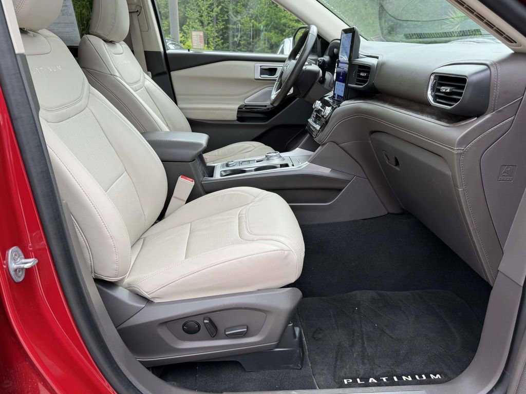 Certified 2023 Ford Explorer Platinum w/ Technology Package AWD/4WD image 13