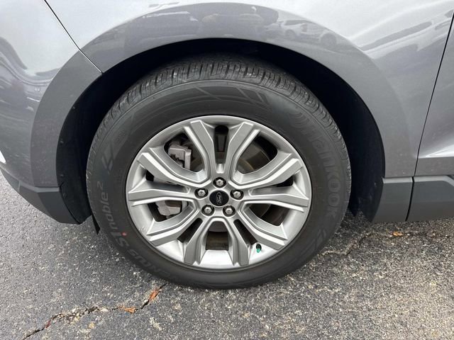 Certified 2024 Ford Edge Titanium image 4