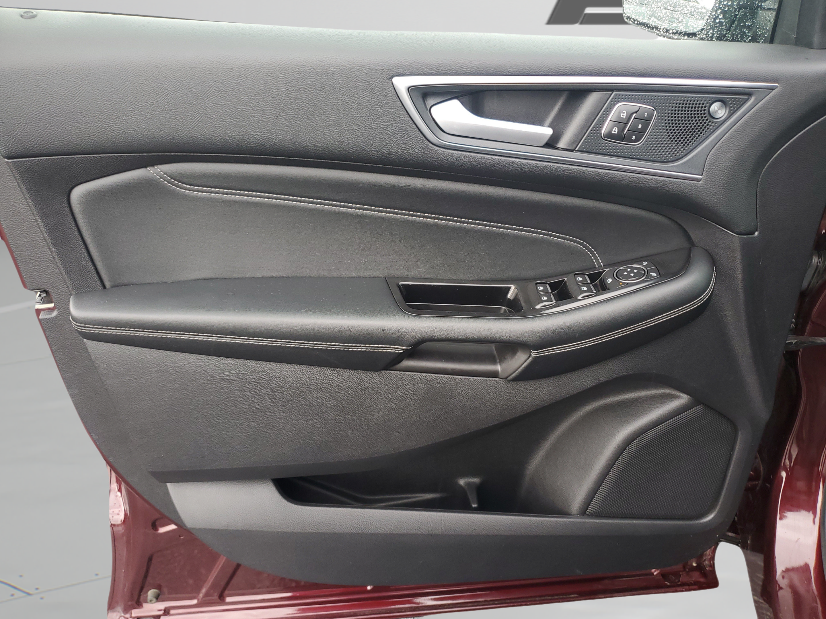 Certified 2020 Ford Edge Titanium AWD/4WD image 18