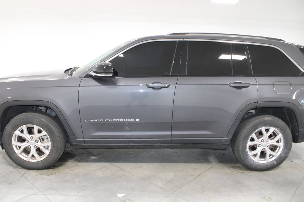 Used 2022 Jeep Grand Cherokee Limited AWD/4WD image 7