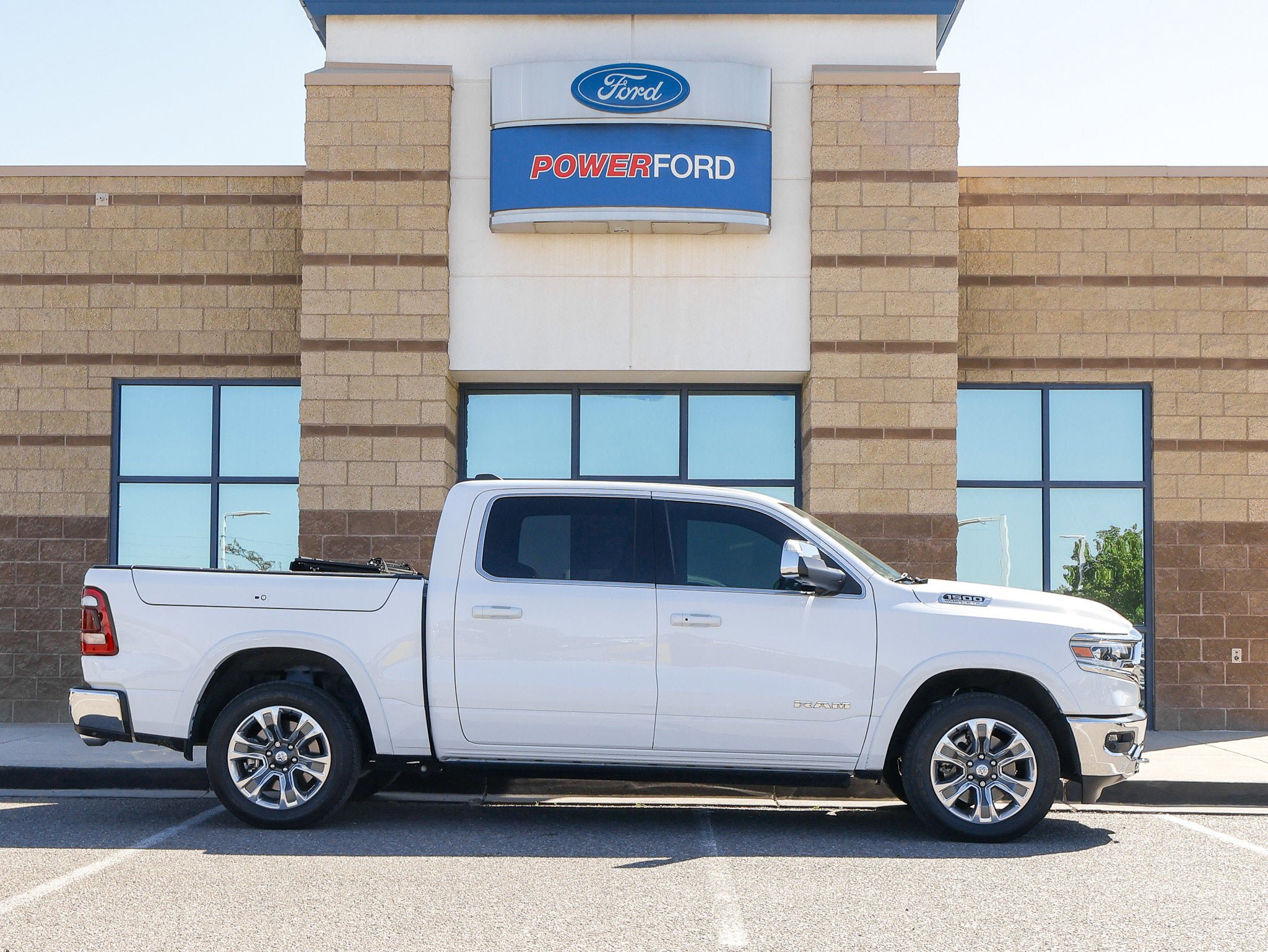 Used 2023 RAM 1500 Limited AWD/4WD image 5