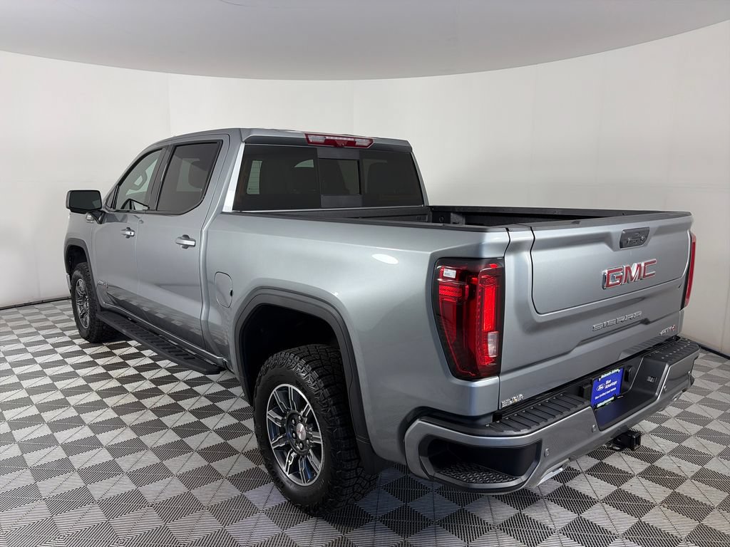 Used 2025 GMC Sierra 1500 AT4 w/ Technology Package AWD/4WD image 5