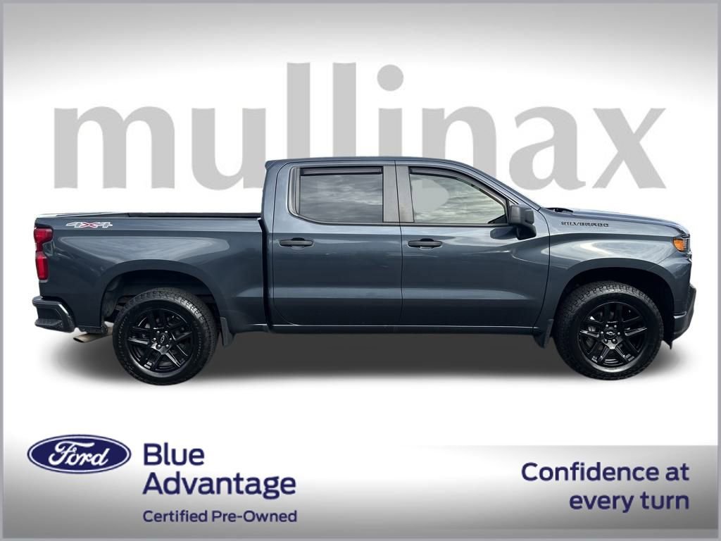 Used 2021 Chevrolet Silverado 1500 Custom w/ LPO, Blackout Package image 2