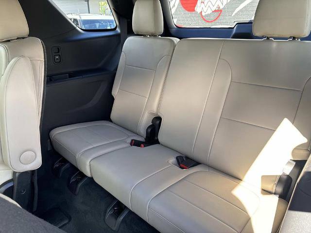 Used 2022 Chevrolet Traverse LT image 15