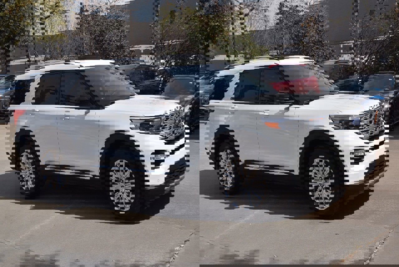 Certified 2022 Ford Explorer Limited w/ Limited Technology Package image 5