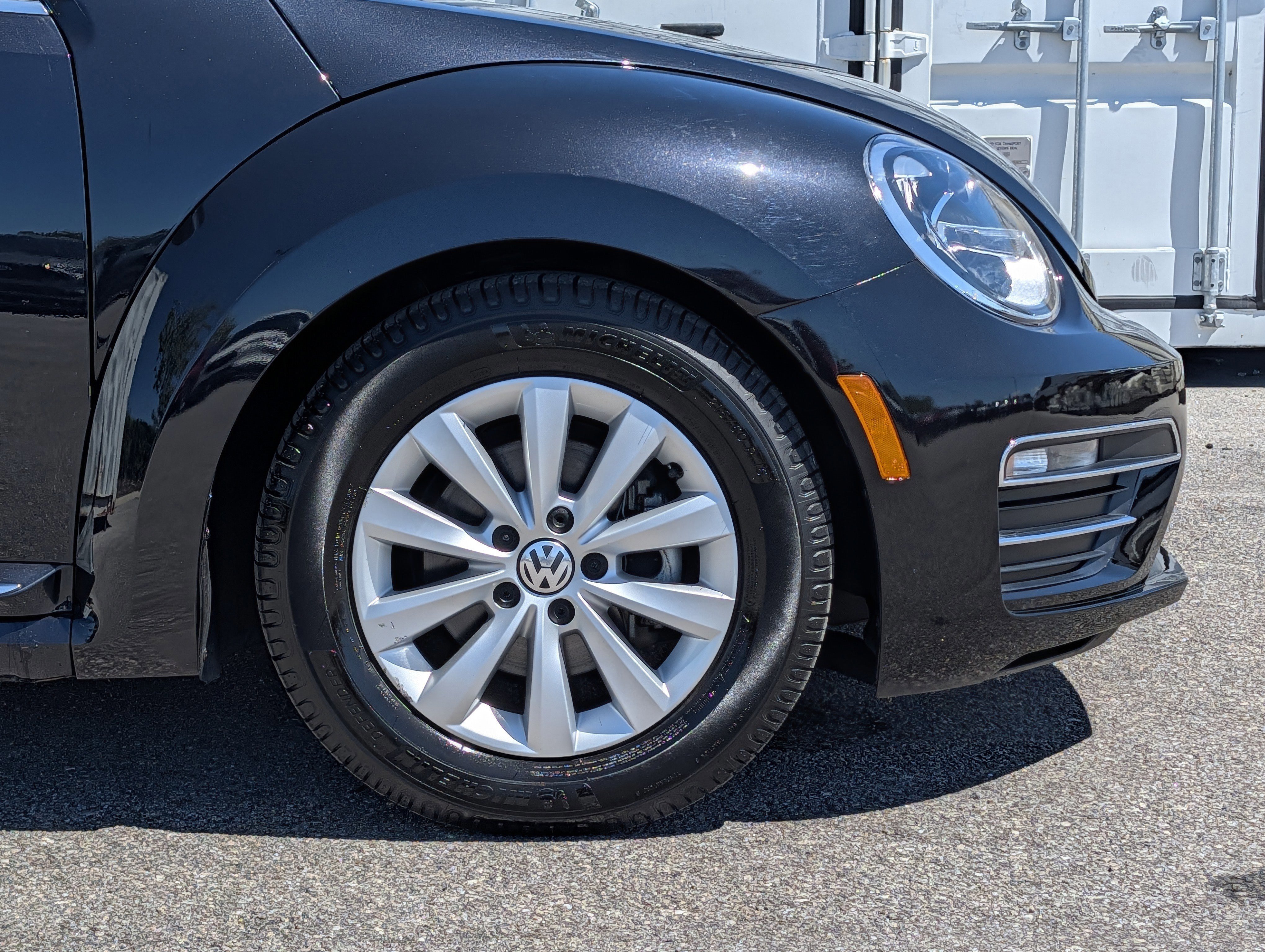Used 2018 Volkswagen Beetle 2.0T S image 11