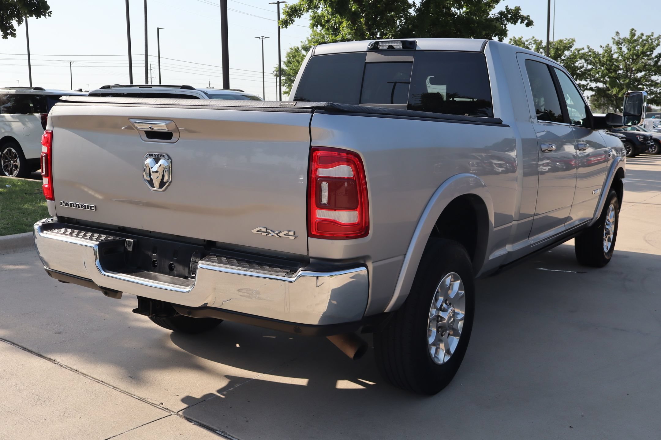 Used 2022 RAM 3500 Laramie AWD/4WD image 3