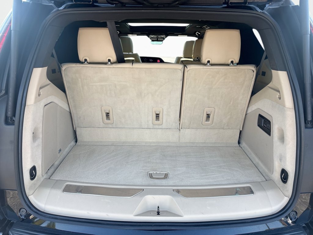 Used 2023 Cadillac Escalade Premium Luxury w/ Performance Package AWD/4WD image 10