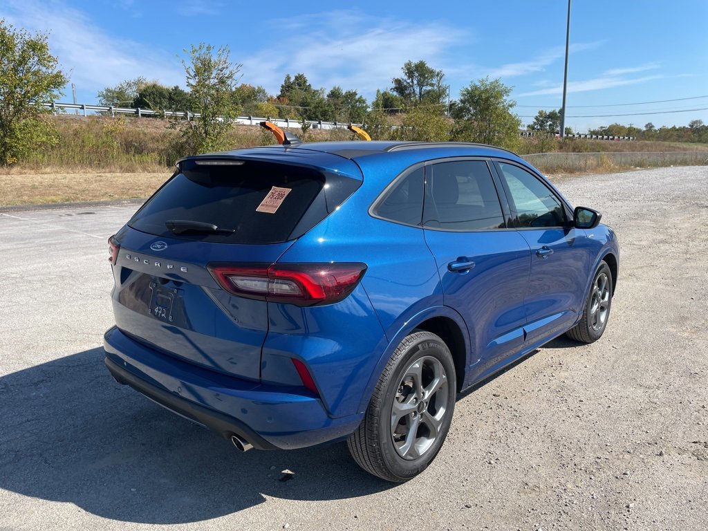 Certified 2023 Ford Escape ST-Line w/ Tech Pack #1 image 5