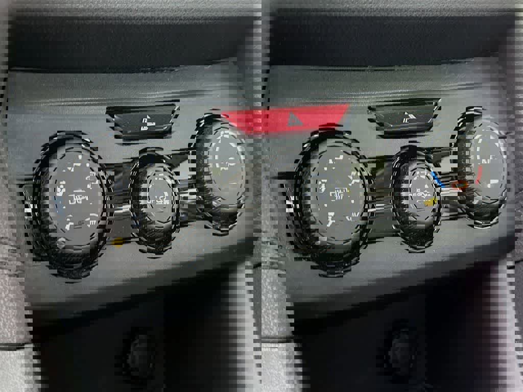 Used 2019 Subaru Crosstrek 2.0i Premium image 19