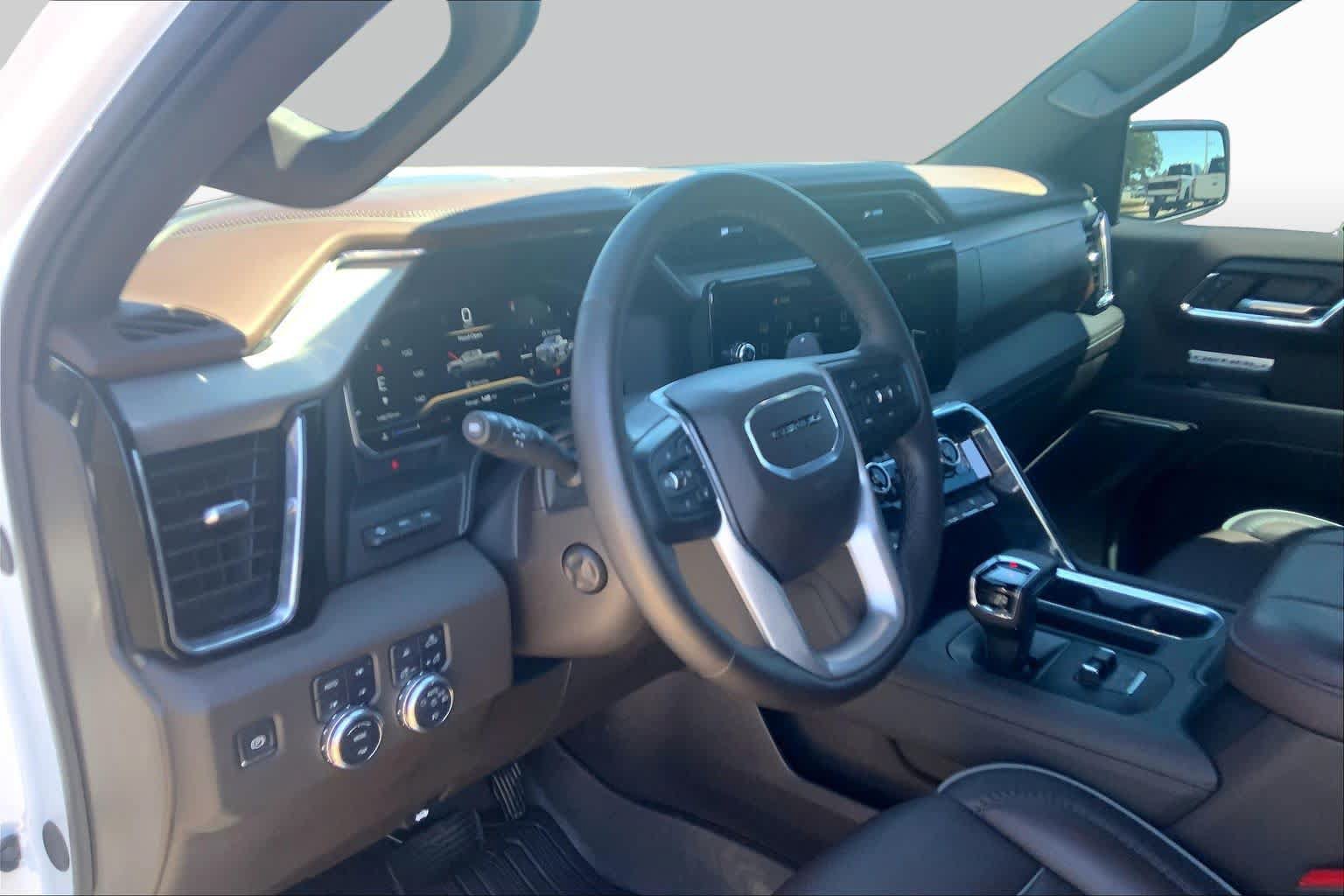 Used 2024 GMC Sierra 1500 Denali w/ Technology Package AWD/4WD image 18