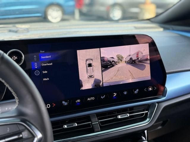 Used 2025 Chevrolet Equinox EV LT FWD image 3