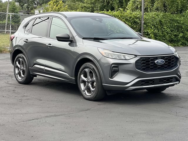 Certified 2023 Ford Escape ST-Line w/ Tech Pack #1 AWD/4WD image 7