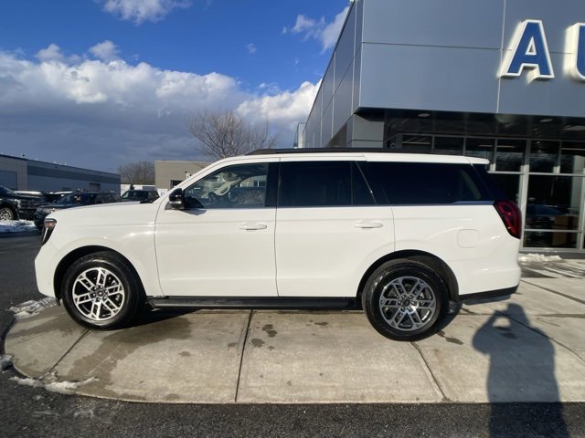 Certified 2025 Ford Expedition Active image 2