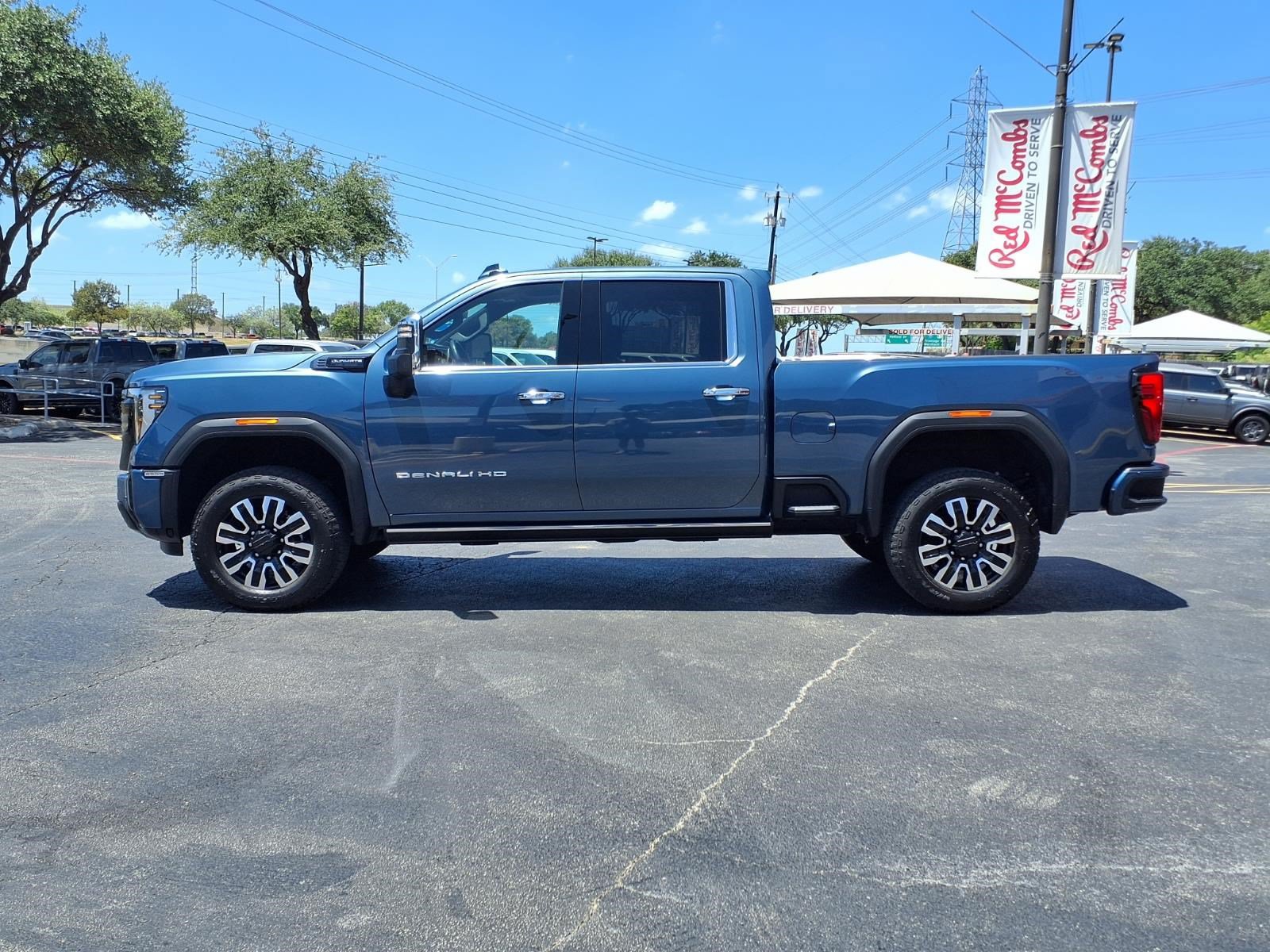 Used 2025 GMC Sierra 2500 Denali Ultimate w/ Max Trailering Package AWD/4WD image 9