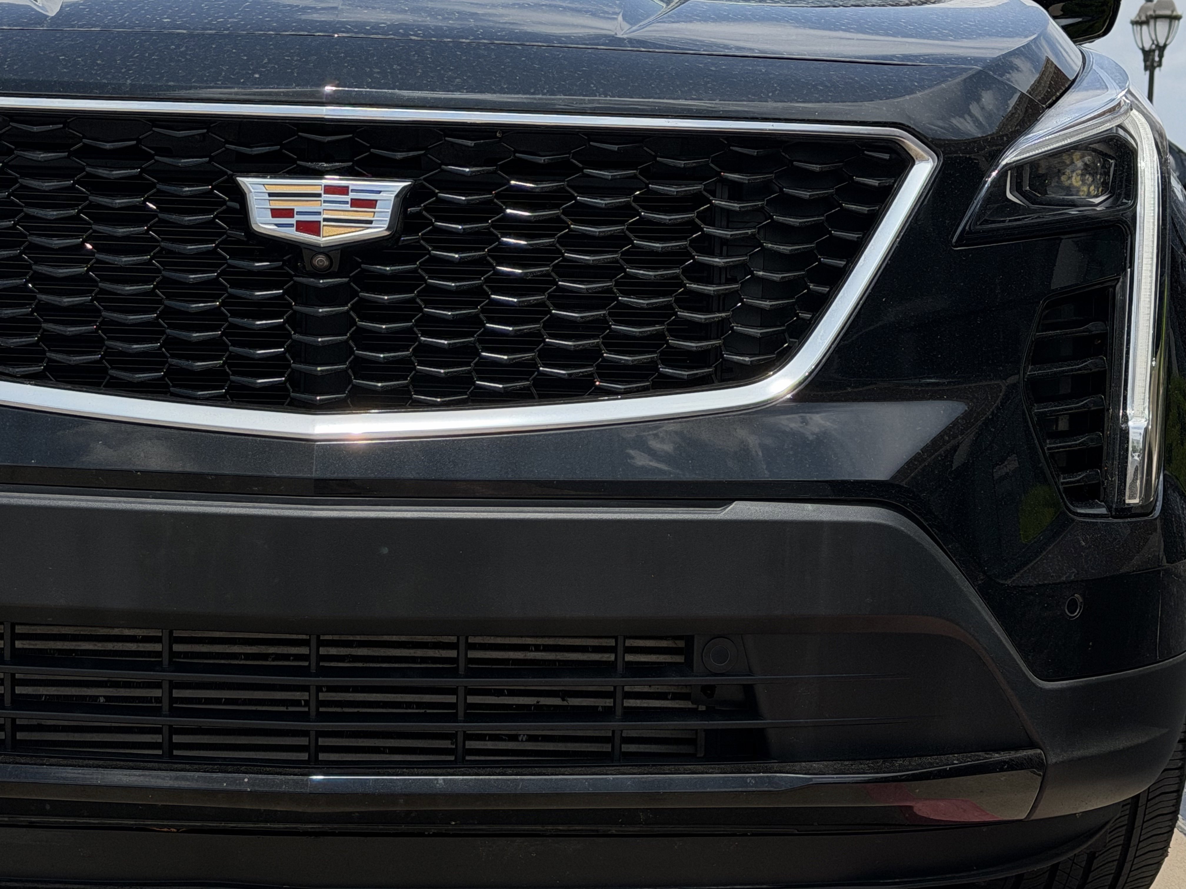 Used 2022 Cadillac XT4 Sport w/ Enhanced Visibility Package FWD image 9
