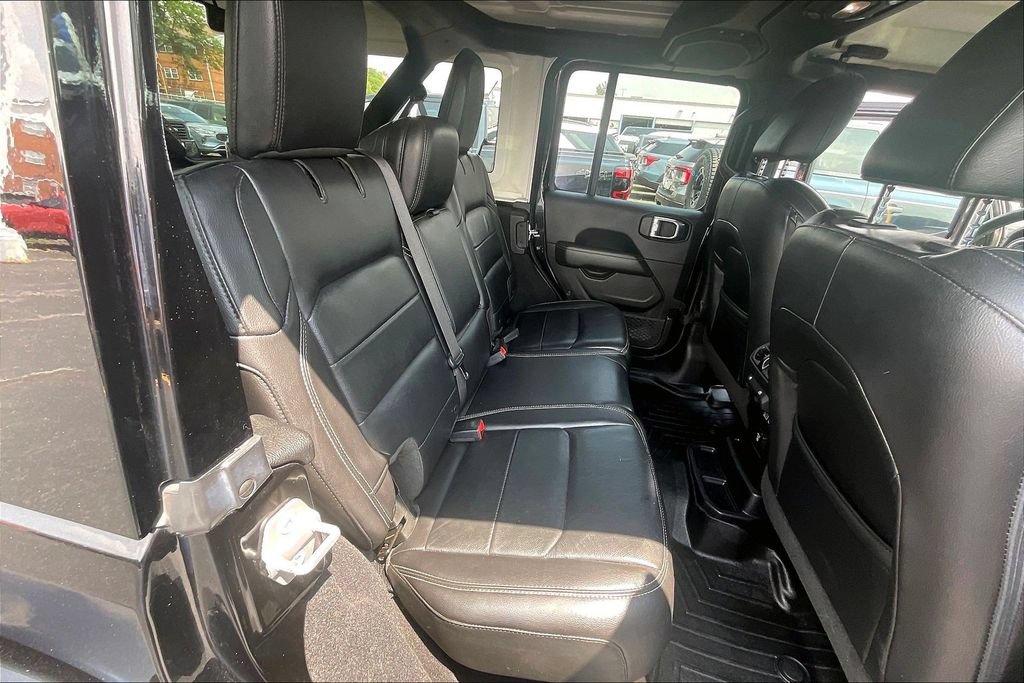 Used 2018 Jeep Wrangler Unlimited Sahara AWD/4WD image 25