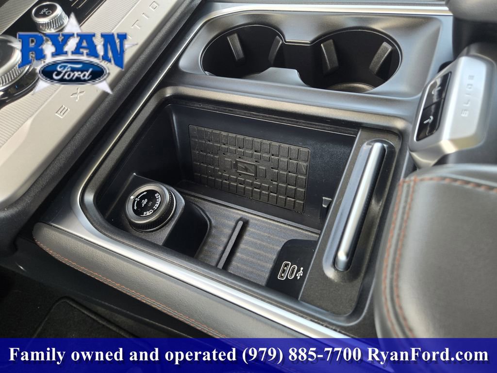 Certified 2025 Ford Expedition Active AWD/4WD image 15