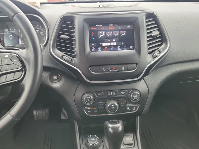 Used 2021 Jeep Cherokee Latitude Plus AWD/4WD image 25