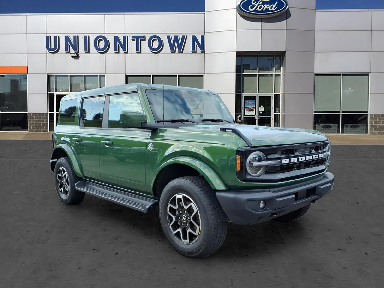 Certified 2025 Ford Bronco Outer Banks AWD/4WD image 1