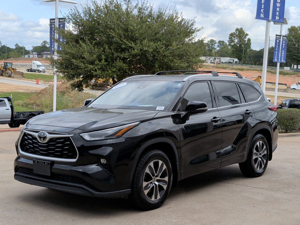Used 2022 Toyota Highlander XLE FWD image 7
