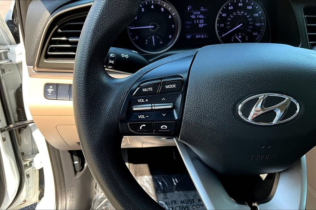 Used 2019 Hyundai Elantra SE FWD image 12