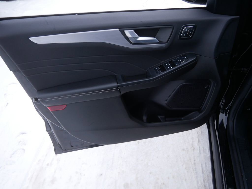 Certified 2024 Ford Escape Platinum image 12